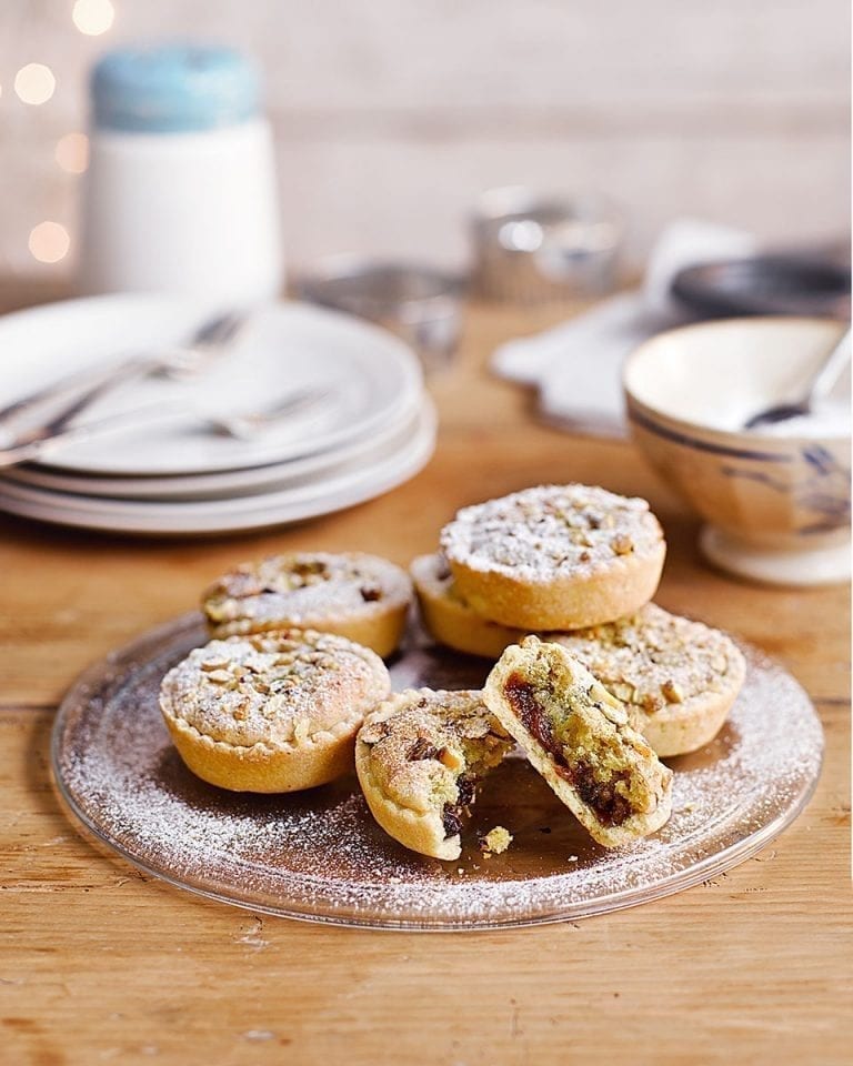 Clementine and pistachio mince pies