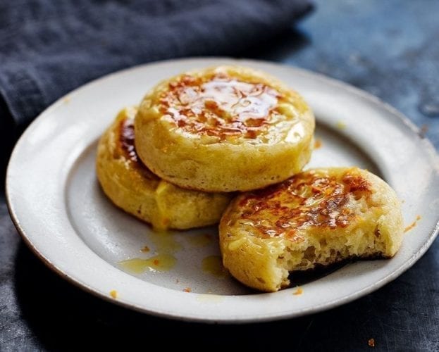 Egg and bean crumpet