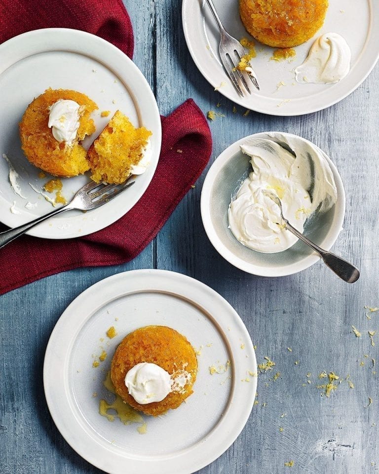 Treacle and ginger sponges