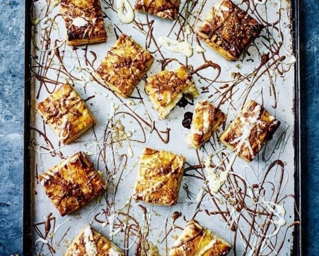 Mini melting chocolate pastries