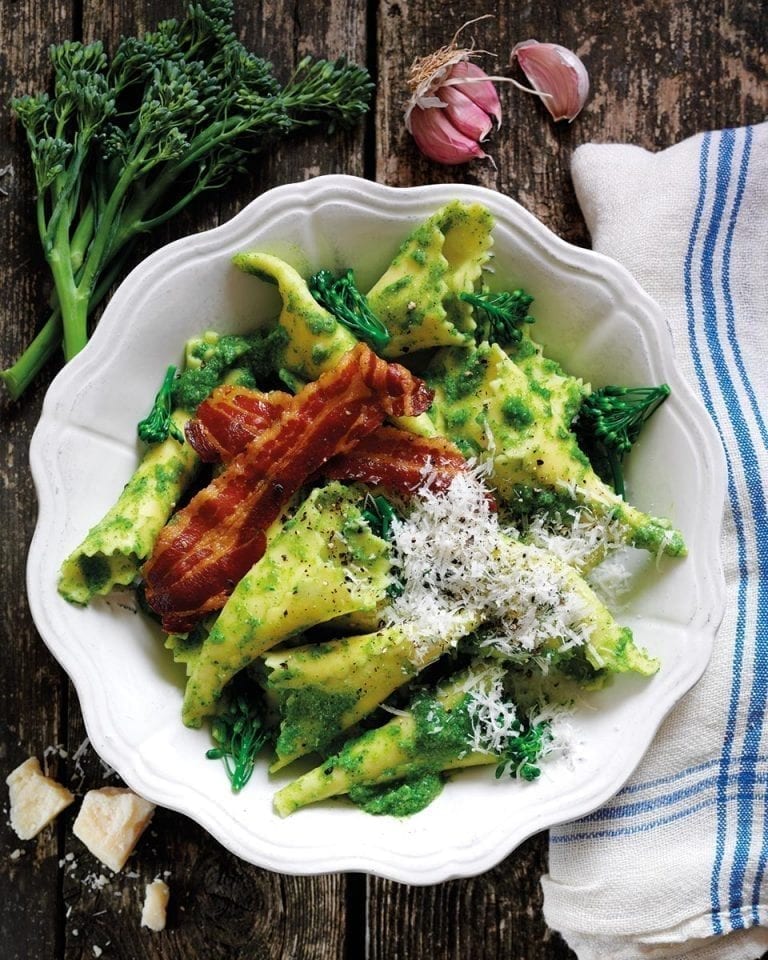 Pasta with broccoli pesto and pancetta