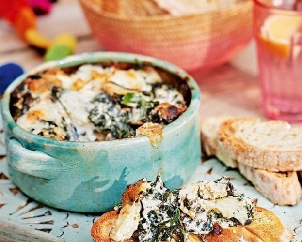 Cheesy spinach and artichoke dip
