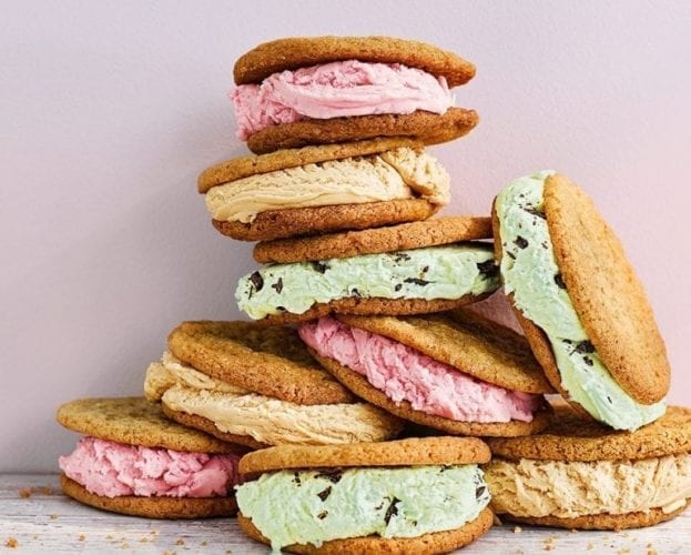 No-churn ice cream cookie sandwiches
