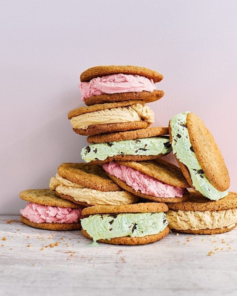 No-churn ice cream cookie sandwiches