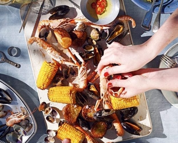 New England-style clambake