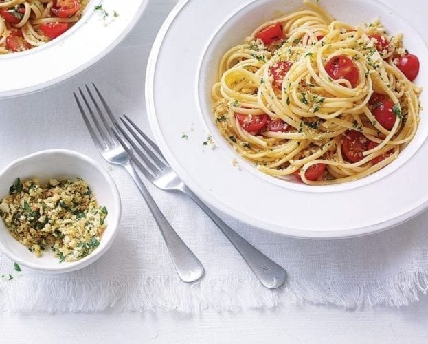 Chilli prawn and spinach linguine