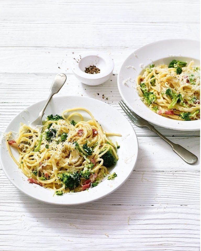 Creamy broccoli and bacon spaghetti