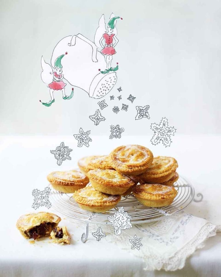 Golden mince pies