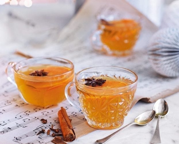 Mulled fig and apple Christmas cake