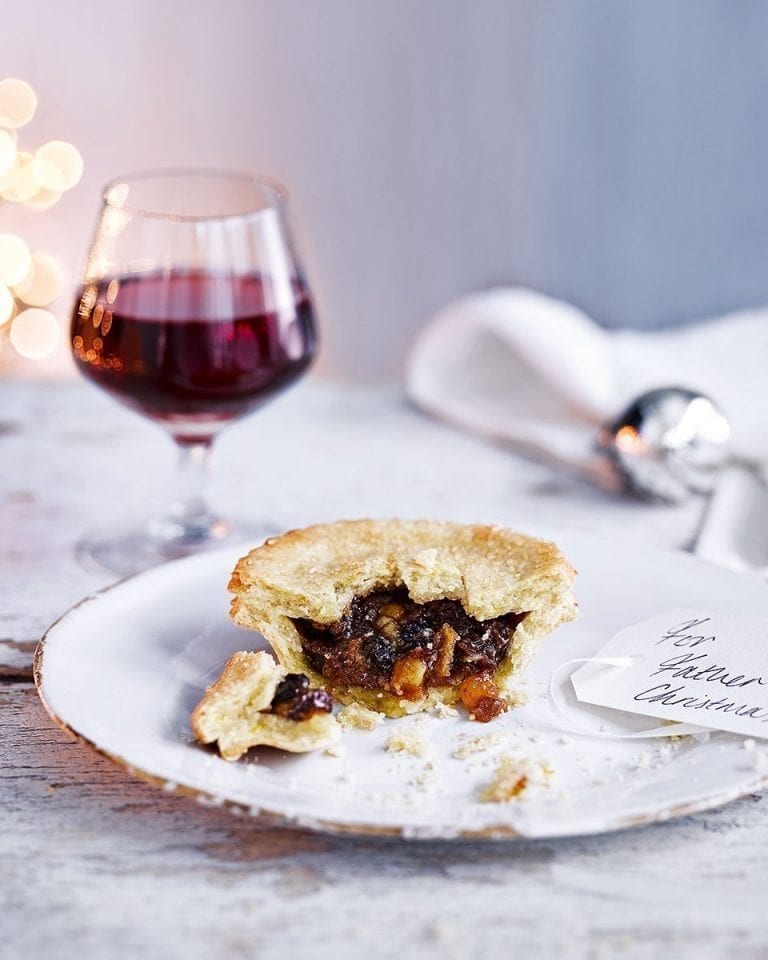 Mince pies with orange and almond pastry