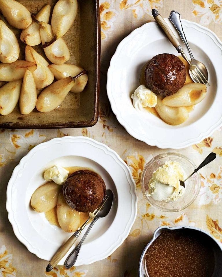 Parkin puddings with pan-fried pears