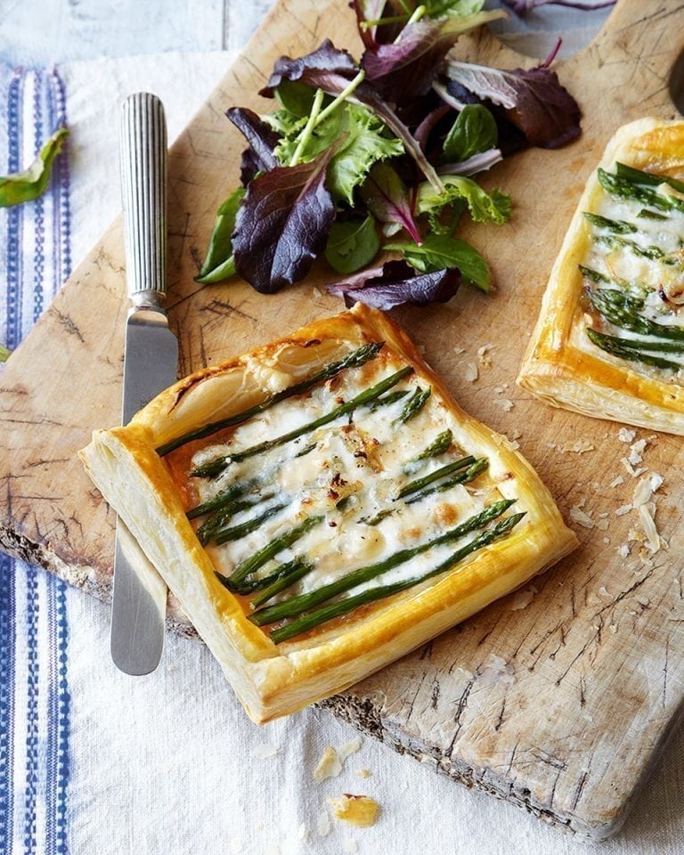 Quick asparagus and taleggio tart