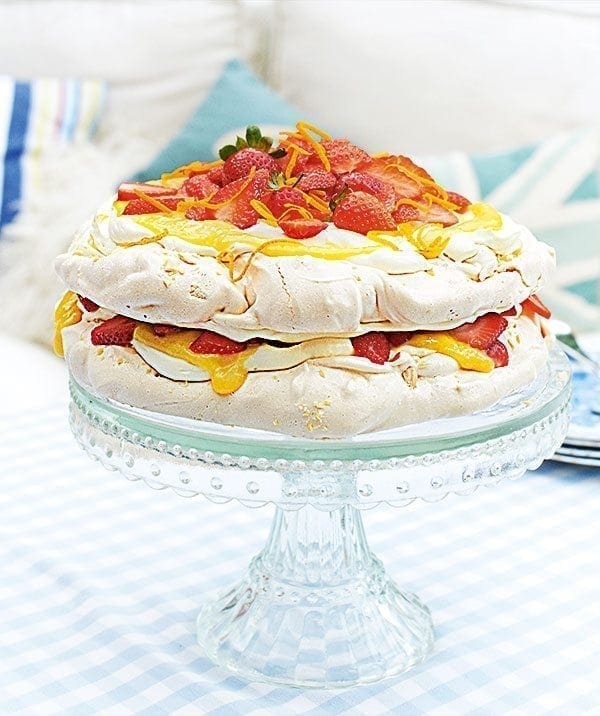 Strawberry, orange and almond meringue