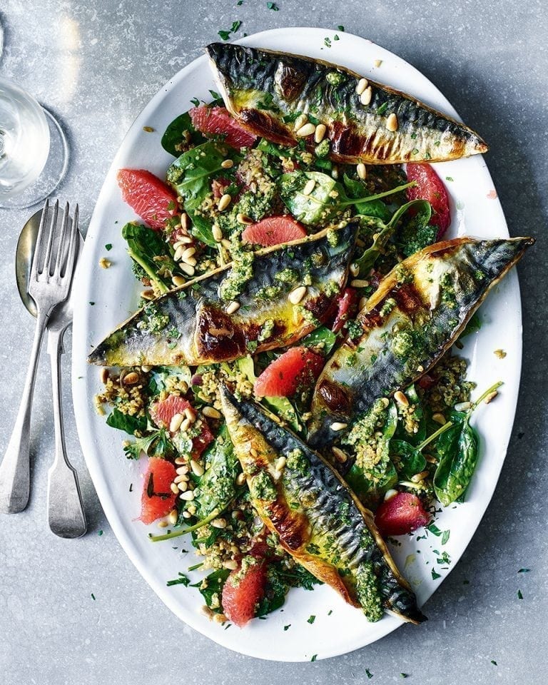 Grilled mackerel, grapefruit and pesto freekeh salad