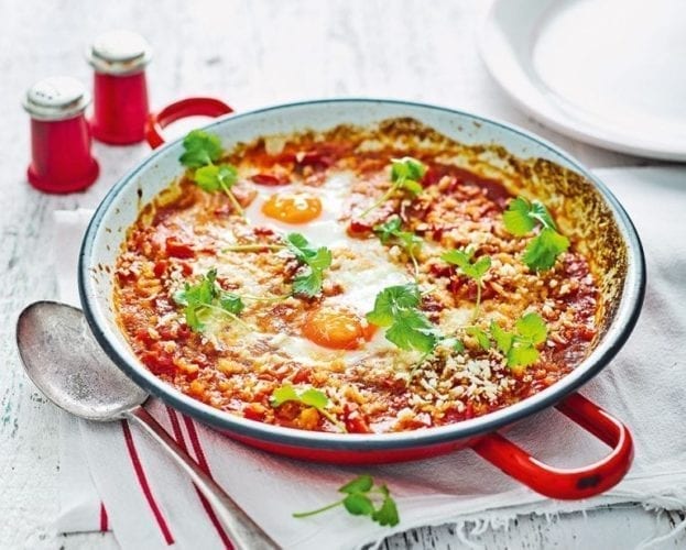 Baked eggs and tomatoes