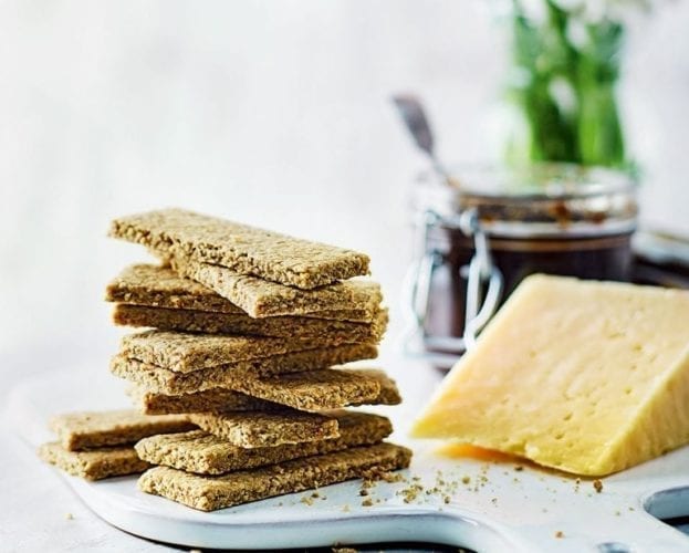 Oat biscuits with herbs and goat’s cheese