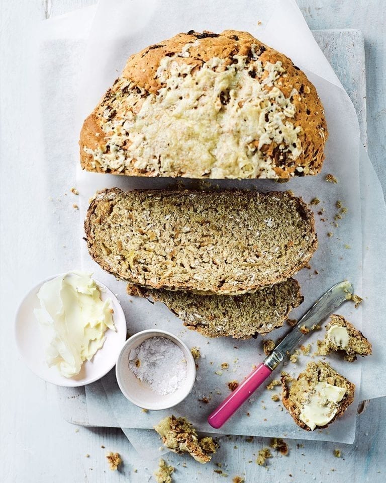 Speedy cheddar and onion soda bread