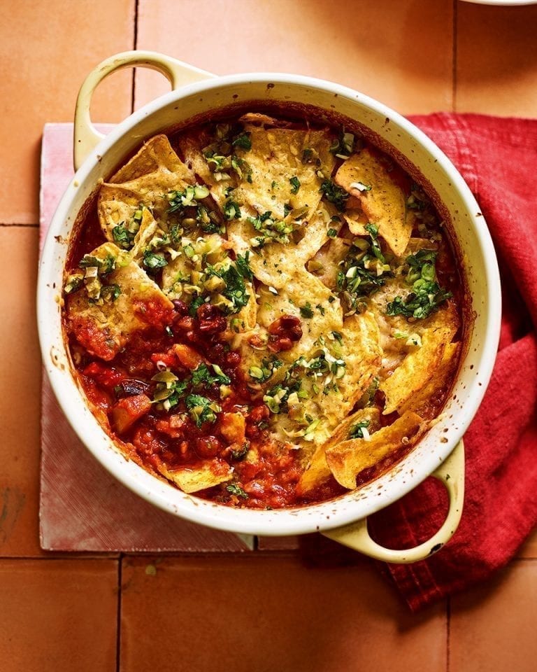 Veggie chilli with nachos