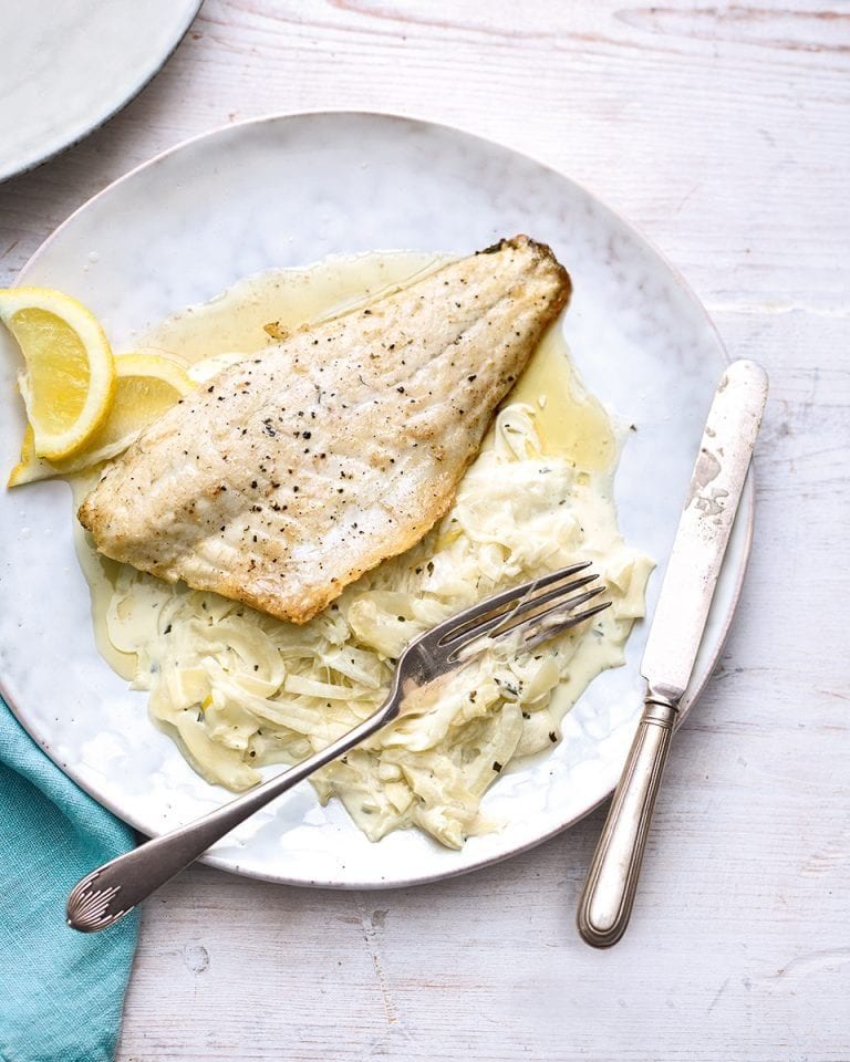 Pan-fried fillets of sea bass with creamed fennel