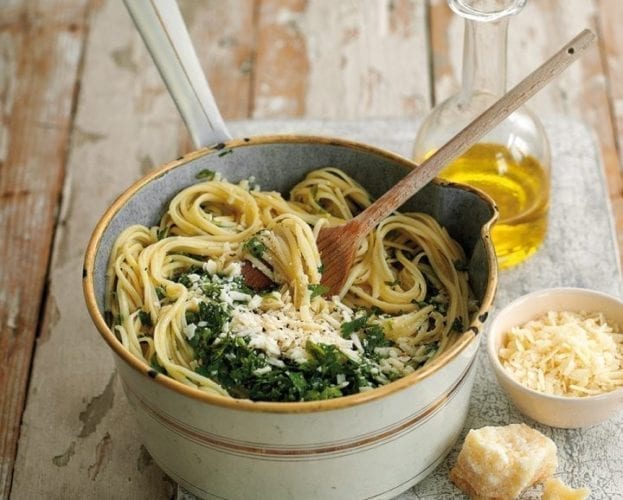 Lemon and parsley linguine