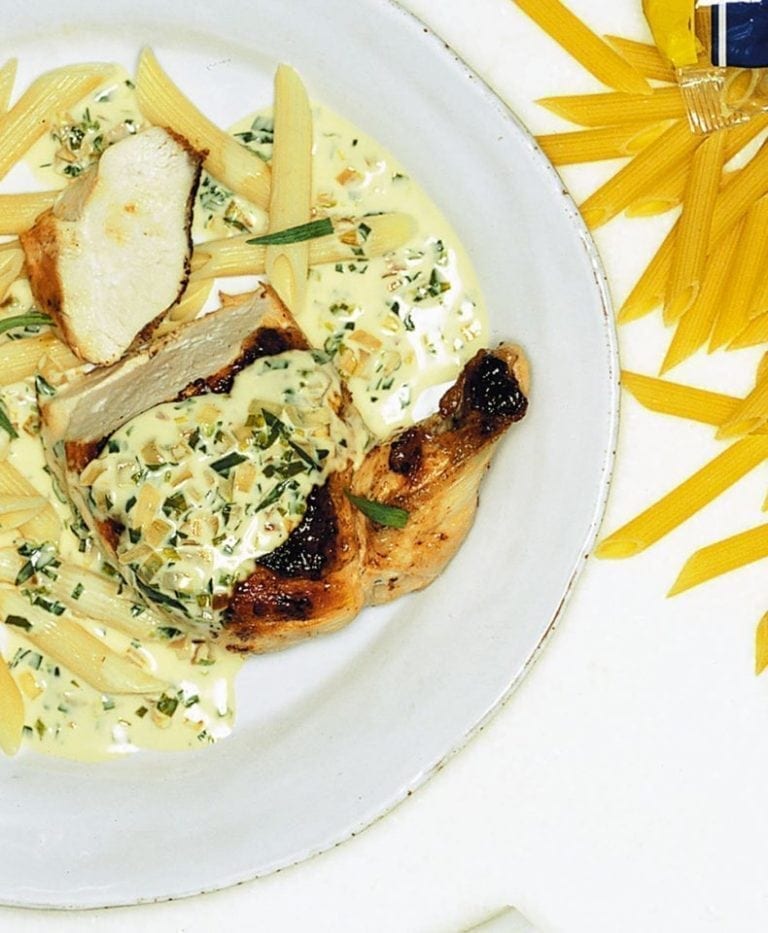 Quick creamy chicken with tarragon