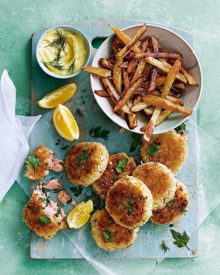 Hot-smoked salmon and parsley fishcakes with lemon mayonnaise and homemade chips