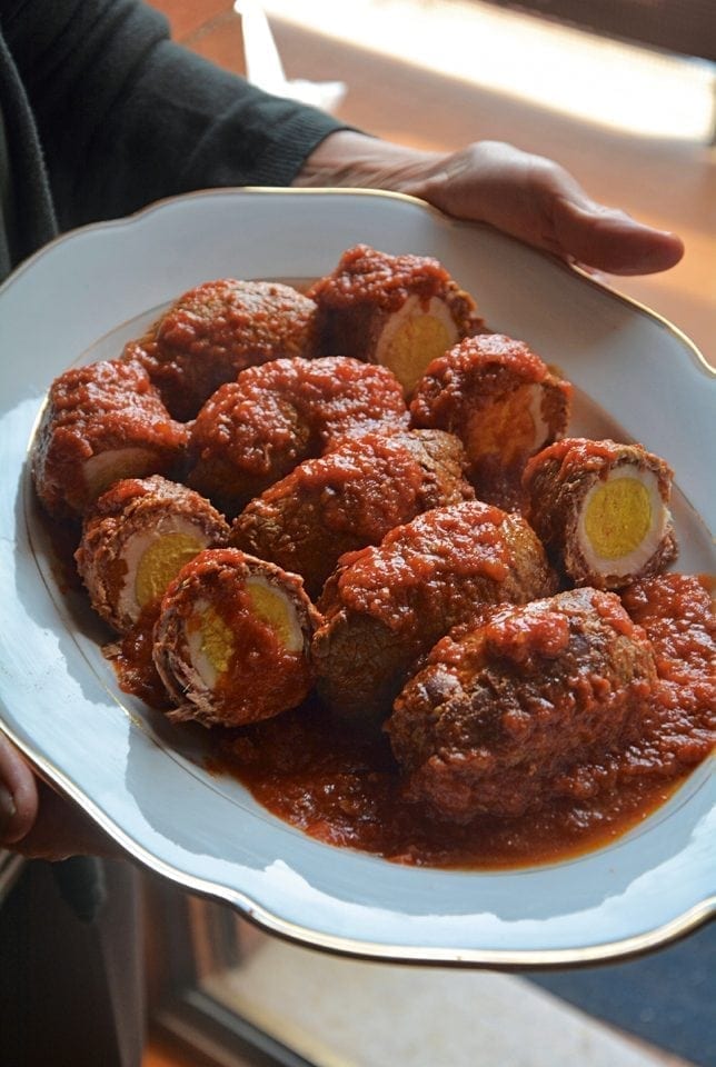 Beef rolls (falsomagro) in tomato sauce