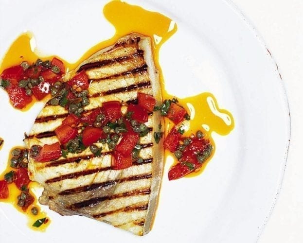 Quick tuna steaks with a tomato and caper dressing