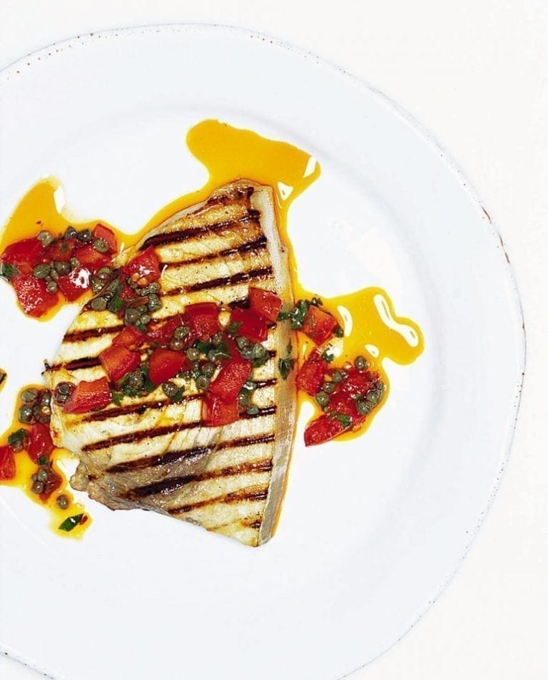 Quick tuna steaks with a tomato and caper dressing