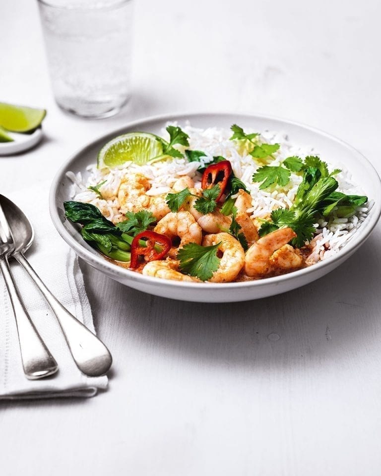 Quick Thai red prawn curry