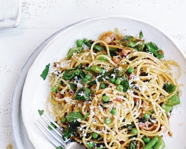 Quick linguine carbonara with courgette and bacon