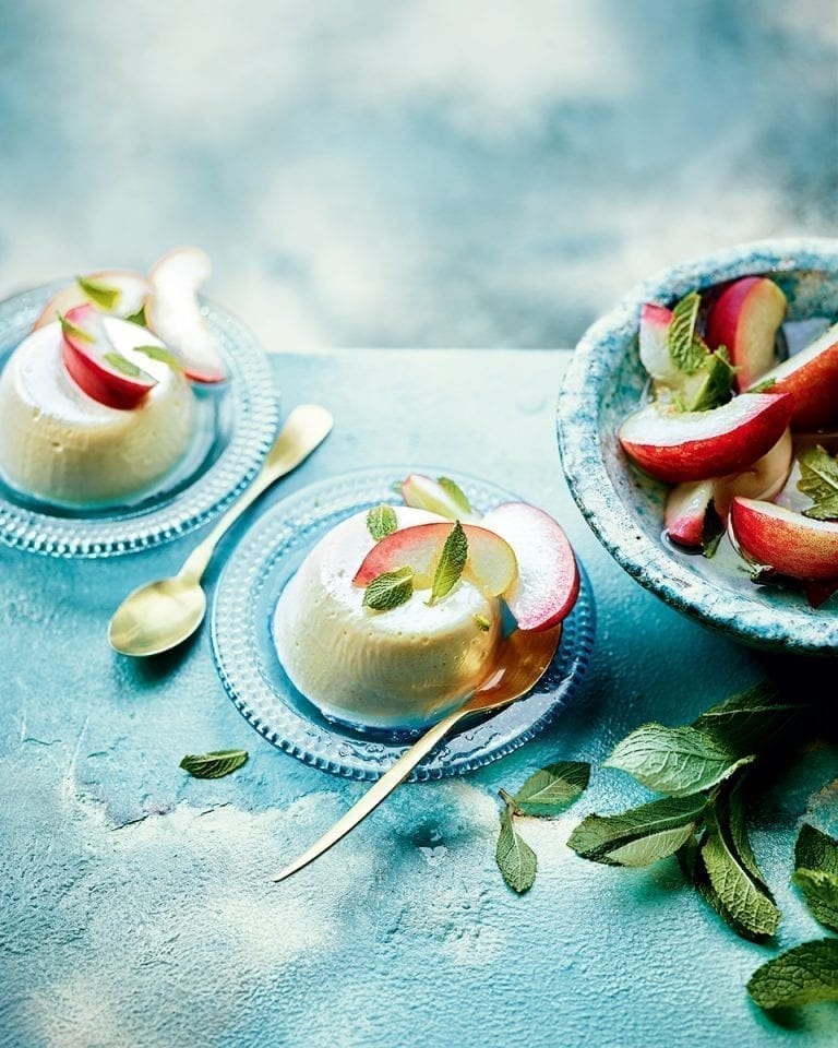 Peach bellini pannacotta