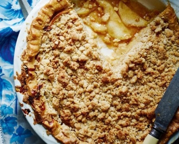 Apple pie with crumble topping