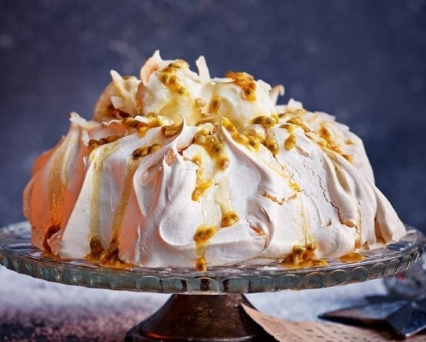 coconut pavlova