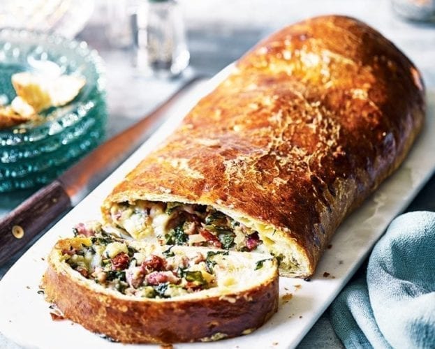 Gruyère, mozzarella and thyme brioche buns