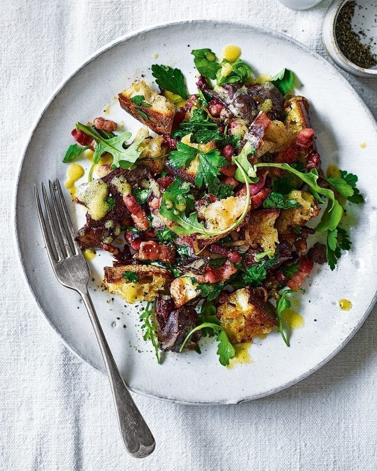 Chicken liver and bacon salad