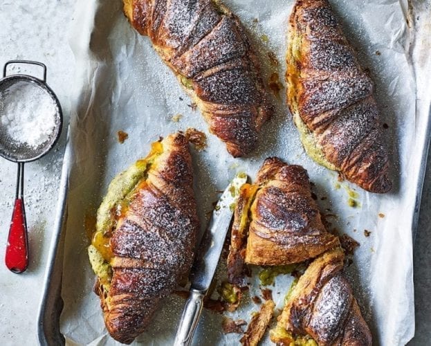 Tomato, sausage and emmental croissants