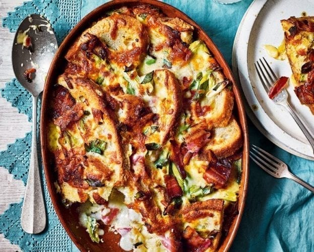 Cheesy baked bagel pudding