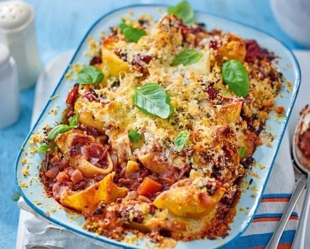 Classic ragù and mozzarella pasta bake