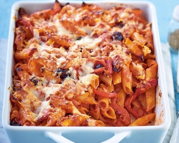 Roasted red pepper, spinach and goat’s cheese pasta bake