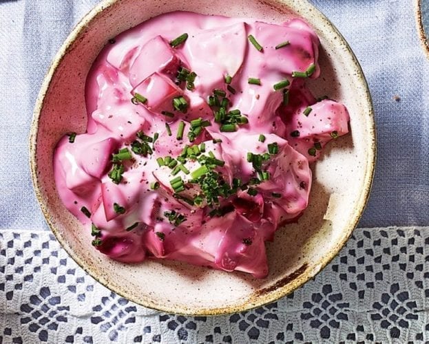 Rödbetsallad (beetroot and apple salad)