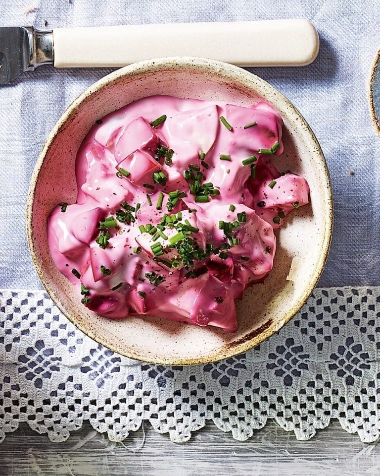 Rödbetsallad (beetroot and apple salad)