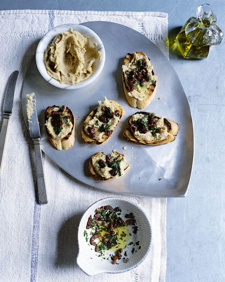 Crostini with white bean purée