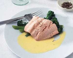 How to make hollandaise sauce