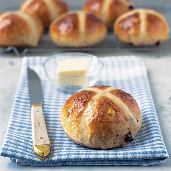 How to make hot cross buns