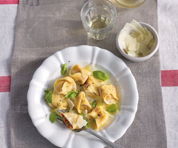 Easy orzo pasta with oregano, feta and tomato sauce
