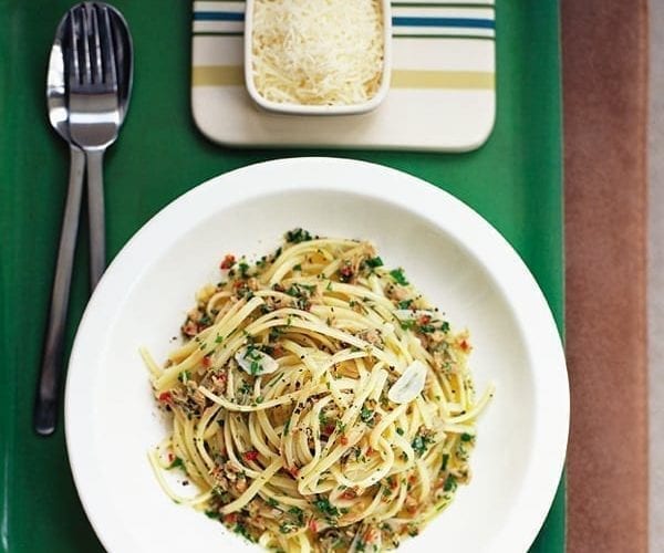 Tuna, parsley and lemon spaghetti