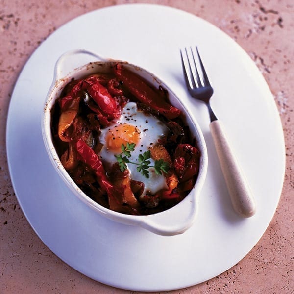 Baked eggs and peppers