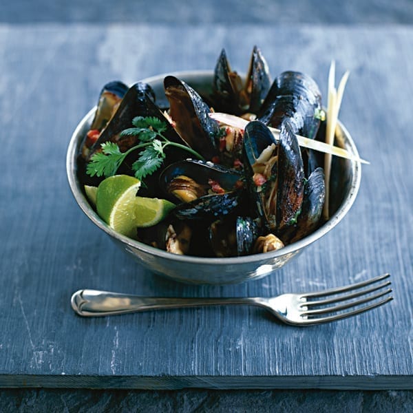 Mussels in coconut broth