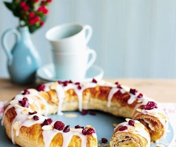 Apricot pastry whirls